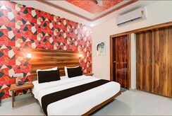 6+ BHK + Servant Room,Extra Room,Store Room Villa For Rent in Gomti Nagar
