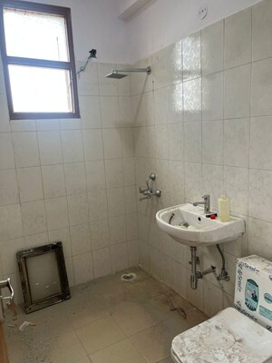 Bathroom in 4 BHK Apartment at Sector 10 Dwarka – for Rent