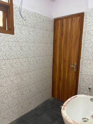Furnished Amenities in 4 BHK Apartment at Sector 10 Dwarka – for Rent