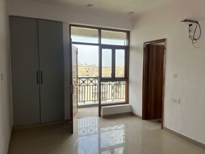 Room in 4 BHK Apartment at Sector 10 Dwarka – for Rent