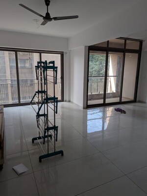 Room in 3 BHK Apartment at Ellisbridge – for Rent