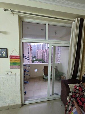 2.5 BHK Apartment For Sale in Amrapali Silicon City, Sector 76