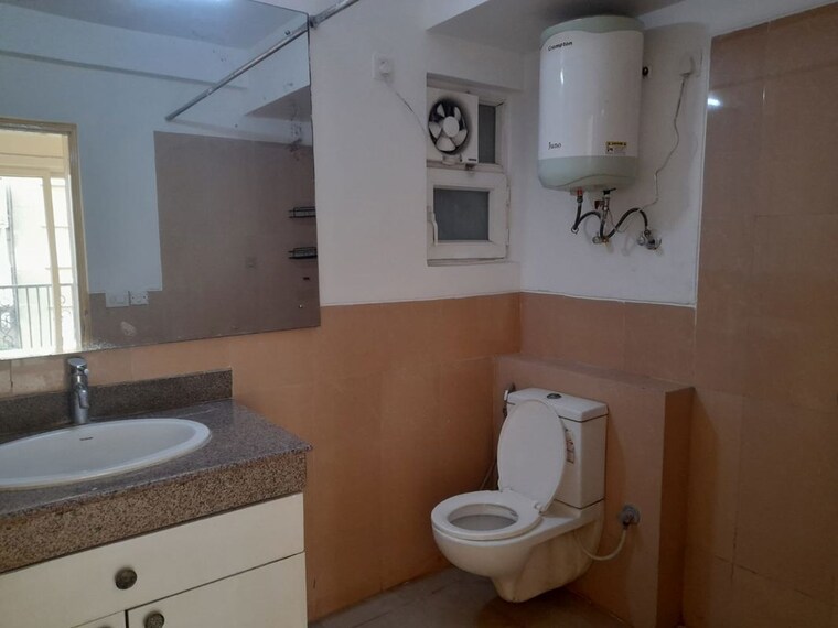 Bathroom, emaar-emerald-floors-premier 3 Bedroom 1650 Sq.Ft. Apartment In Sector 65 Gurgaon 9854039