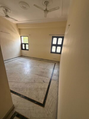 Room in 3 BHK Builder Floor at Saket – for Rent
