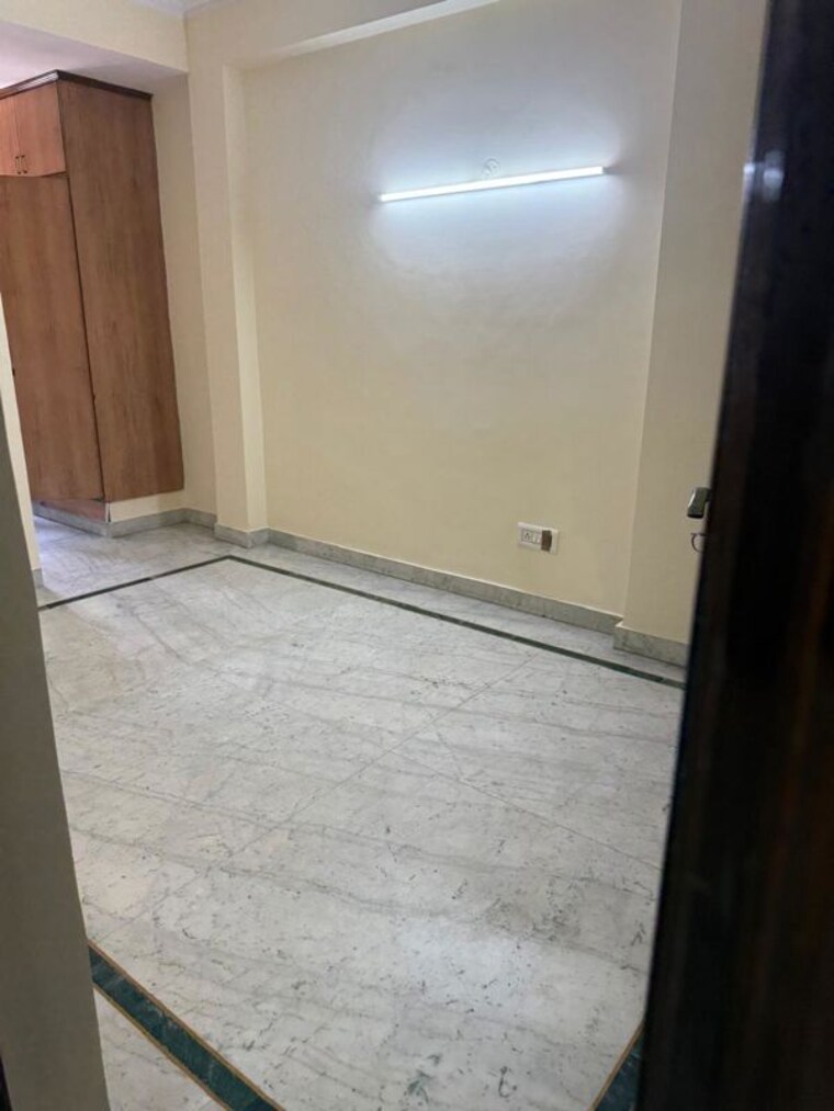 Room, saket 3 Bedroom 200 Sq.Yd. Builder Floor In Saket Delhi 10411589