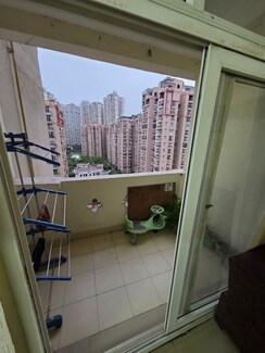 3 BHK + Extra Room Apartment For Sale in Amrapali Silicon City