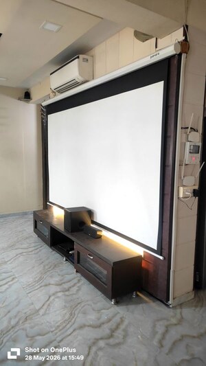 Furnished Amenities in 5 BHK Apartment at Ellisbridge – for Rent