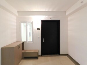 Room in 3 BHK Apartment at Rajapushpa Provincia, Narsingi – for Rent