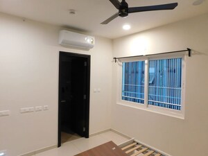 Room in 3 BHK Apartment at Rajapushpa Provincia, Narsingi – for Rent