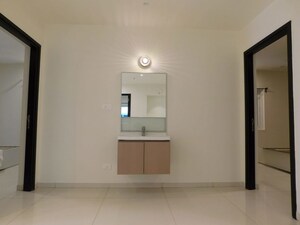 Room in 3 BHK Apartment at Rajapushpa Provincia, Narsingi – for Rent