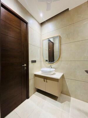 Bathroom in 3 BHK Builder Floor at BPTP Green Oaks, Sector 70a – for Sale