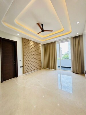 Bedroom in 3 BHK Builder Floor at BPTP Green Oaks, Sector 70a – for Sale
