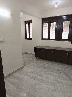Room in 4 BHK Apartment at Dwarka – for Rent
