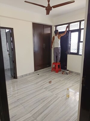 Room in 4 BHK Apartment at Dwarka – for Rent