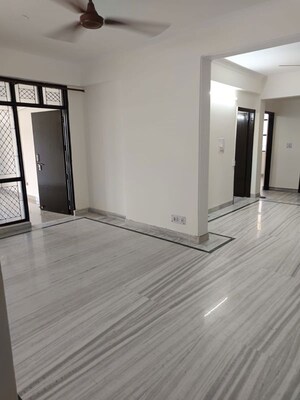 Room in 4 BHK Apartment at Dwarka – for Rent
