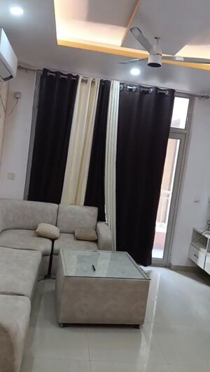 Team Area in 3 BHK Apartment at Omaxe Residency II, Gomti Nagar – for Rent