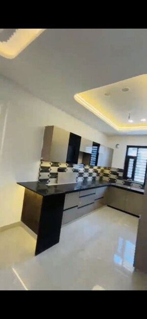 Team Area in 3 BHK Builder Floor at BPTP District Faridabad, Sector 81 – for Rent