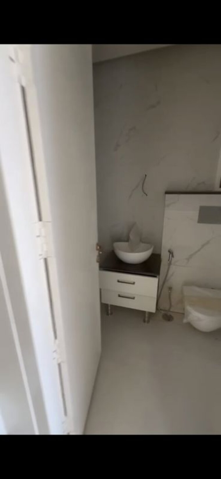Bathroom, bptp-district-faridabad 3 Bedroom 1200 Sq.Ft. Builder Floor In Sector 81 Faridabad 10411716