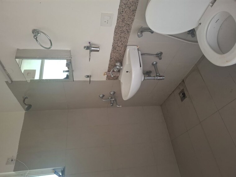 Bathroom, urban-estate-residents-welfare-association-sector 3 Bedroom 2500 Sq.Ft. Independent House In Sector 4 Gurgaon 10274779