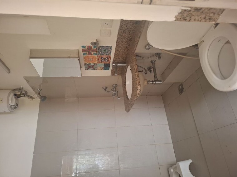 Bathroom, urban-estate-residents-welfare-association-sector 3 Bedroom 2500 Sq.Ft. Independent House In Sector 4 Gurgaon 10274779