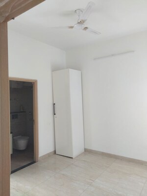 Room in 3 BHK Apartment at Sector 5 Wave City – for Sale