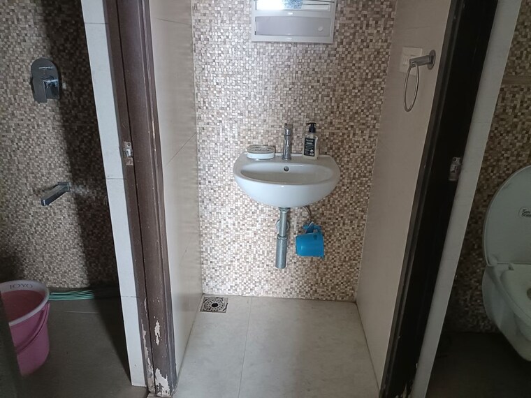 Bathroom, lodha-lakeshore-greens 1 Bedroom 520 Sq.Ft. Apartment In Dombivli East Thane 10411712