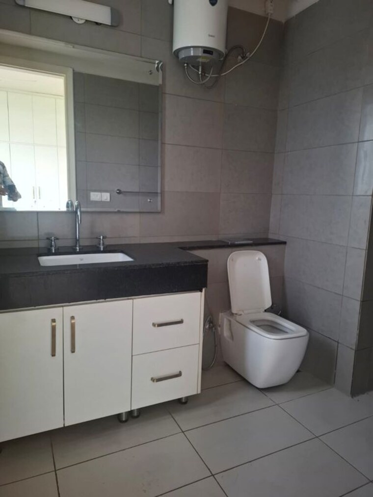 Kitchen, ireo-victory-valley 4 Bedroom 3138 Sq.Ft. Apartment In Sector 67 Gurgaon 10199651