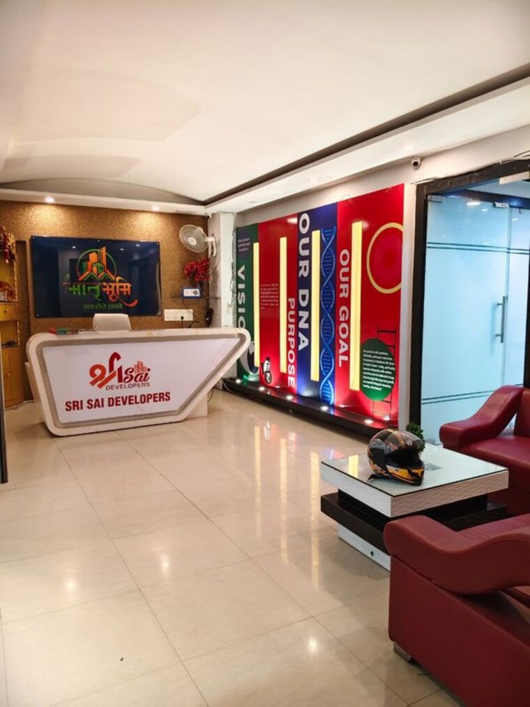 Parking, sector 63 Commercial Office Space 3000 Sq.Ft. In Sector 63 Noida 10411741