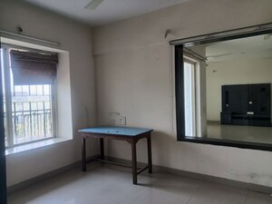 Room in 3 BHK Apartment at Aundh Gaon – for Rent