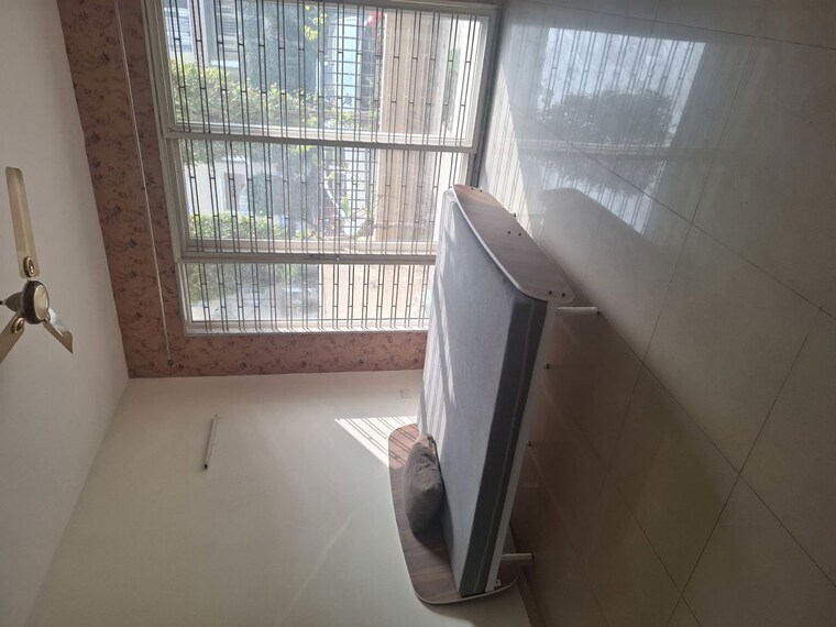 Bathroom, emaar-mgf-emerald-hills 4 Bedroom 3240 Sq.Ft. Apartment In Sector 65 Gurgaon 10107735