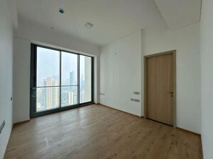 Room in 4 BHK Apartment at Rustomjee Crown, Prabhadevi – for Sale