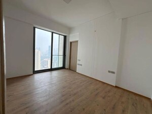 Room in 4 BHK Apartment at Rustomjee Crown, Prabhadevi – for Sale