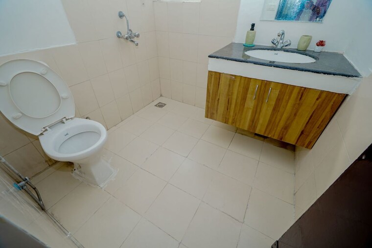 Bathroom, sare-crescent-parc 3 Bedroom 1261 Sq.Ft. Apartment In Sector 92 Gurgaon 10079537