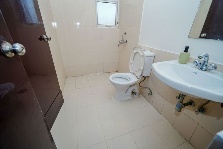 Bathroom, sare-crescent-parc 3 Bedroom 1261 Sq.Ft. Apartment In Sector 92 Gurgaon 10079537