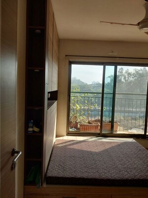 Room in 4 BHK Apartment at Mahavir Square, Manpada – for Rent