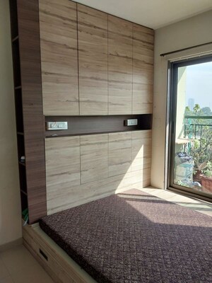 Room in 4 BHK Apartment at Mahavir Square, Manpada – for Rent