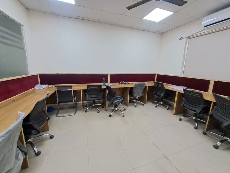 Team Area, sector 63 Commercial Office Space 500 Sq.Ft. In Sector 63 Noida 10411826