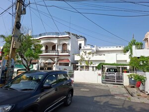 6+ BHK Independent House For Sale in Aliganj