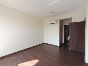 Room in 4 BHK Apartment at BPTP Terra, Sector 37d – for Sale