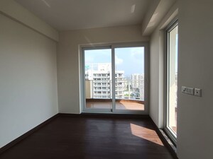 Room in 4 BHK Apartment at BPTP Terra, Sector 37d – for Sale