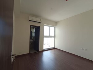 Room in 4 BHK Apartment at BPTP Terra, Sector 37d – for Sale
