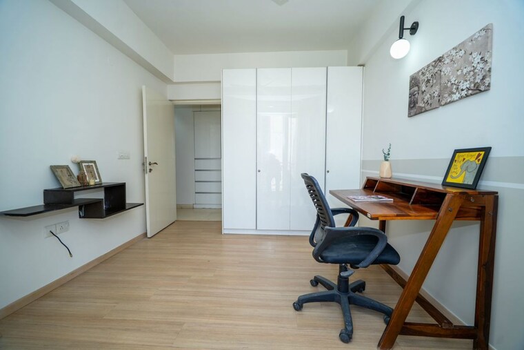 Master Bedroom, dlf-regal-gardens 3 Bedroom 1726 Sq.Ft. Apartment In Sector 90 Gurgaon 10079492