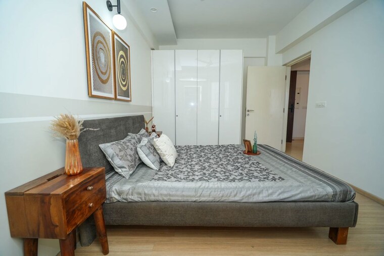 Bedroom, dlf-regal-gardens 3 Bedroom 1726 Sq.Ft. Apartment In Sector 90 Gurgaon 10079492
