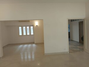 Room in 4 BHK Builder Floor at Greater Kailash I – for Rent