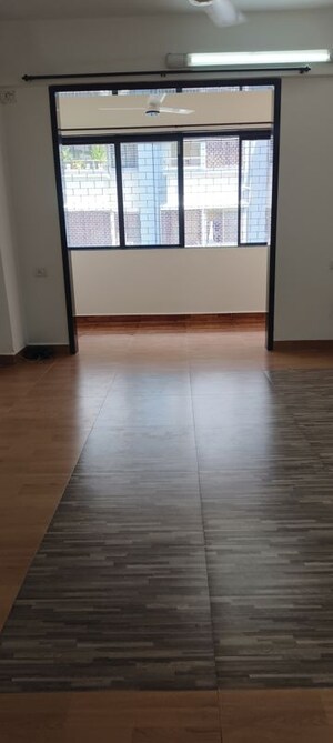 Room in 1 BHK Apartment at Prabha Mandir CHS, Prabhadevi – for Rent