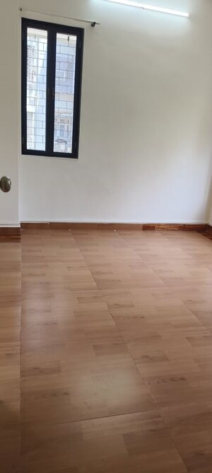 Room in 1 BHK Apartment at Prabha Mandir CHS, Prabhadevi – for Rent
