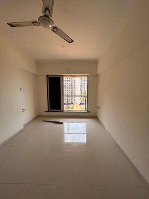 Room in 3 BHK Apartment at Asavari CHS Matunga, Matunga West – for Rent