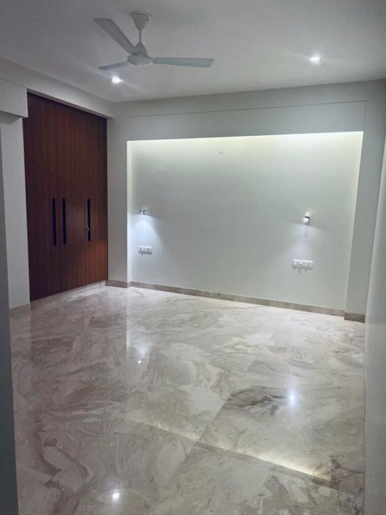 Room, sarvapriya vihar 4 Bedroom 2500 Sq.Ft. Builder Floor In Sarvapriya Vihar Delhi 10411922