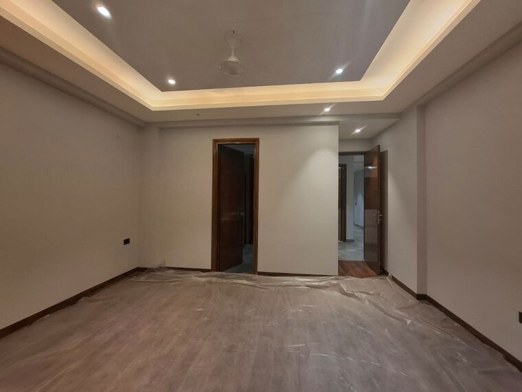 Room, bptp-amstoria 4 Bedroom 2727 Sq.Ft. Builder Floor In Sector 102 Gurgaon 9597799