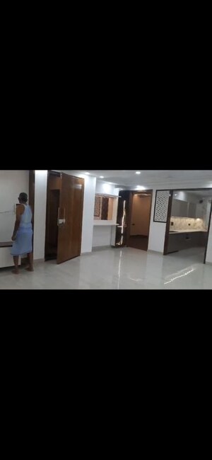 Team Area in 4 BHK Builder Floor at BPTP Eden Estate, Sector 81 – for Rent